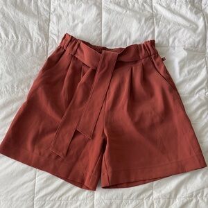 Women’s Lululemon highwaist tie shorts.